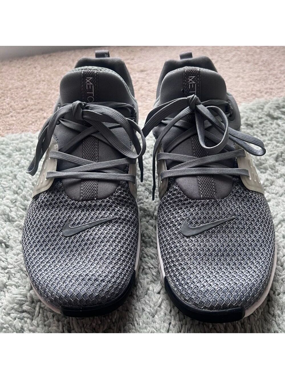 Nike Metcon Training Sneaks Grey Size 10.5